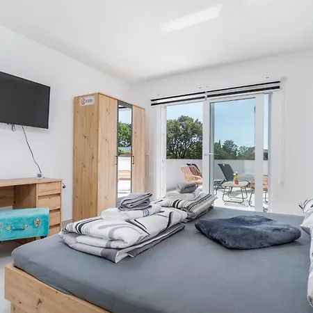 4 Bedroom Beautiful In