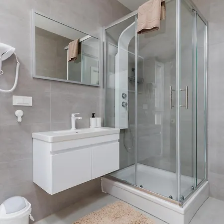 4 Bedroom Beautiful In * Jursici